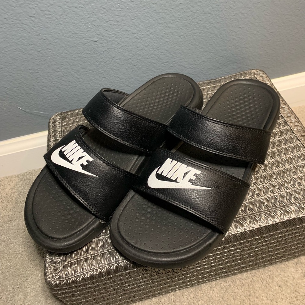 Black Nike Slides - Benassi Duo Ultra